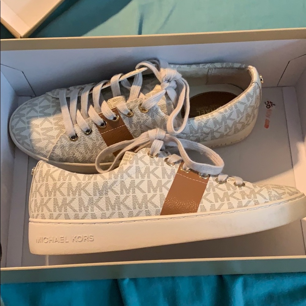 Michael Korda Sneakers